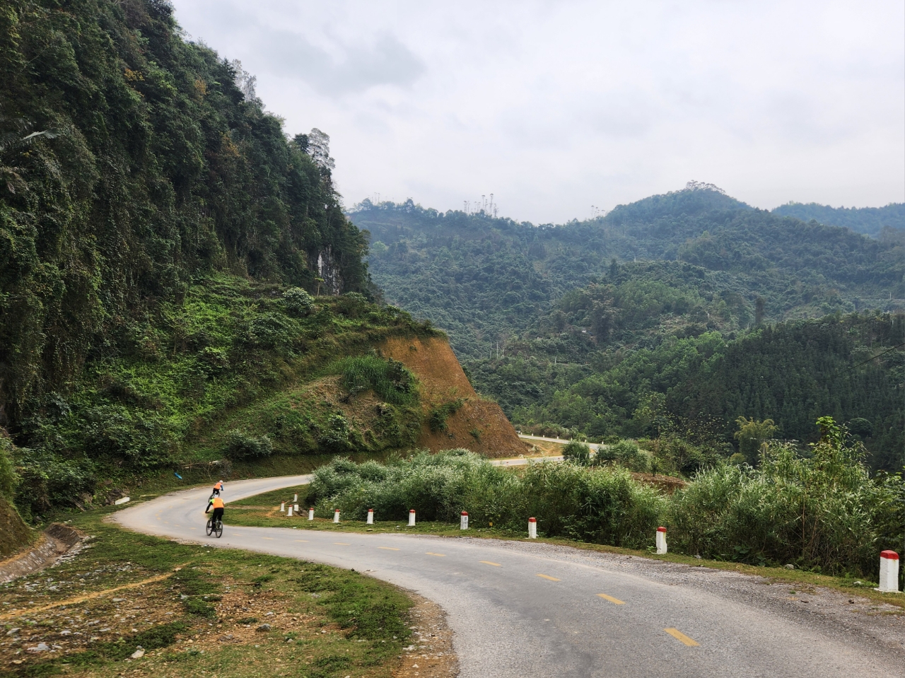 Cao Bang Bike Tour Vietnam: Explore the Untouched Northeast with Golden Cycling Tours